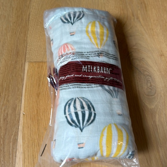 Milkbarn | NWT | Big Lovey - Vintage Balloons - 36” x 36” - Picture 1 of 4